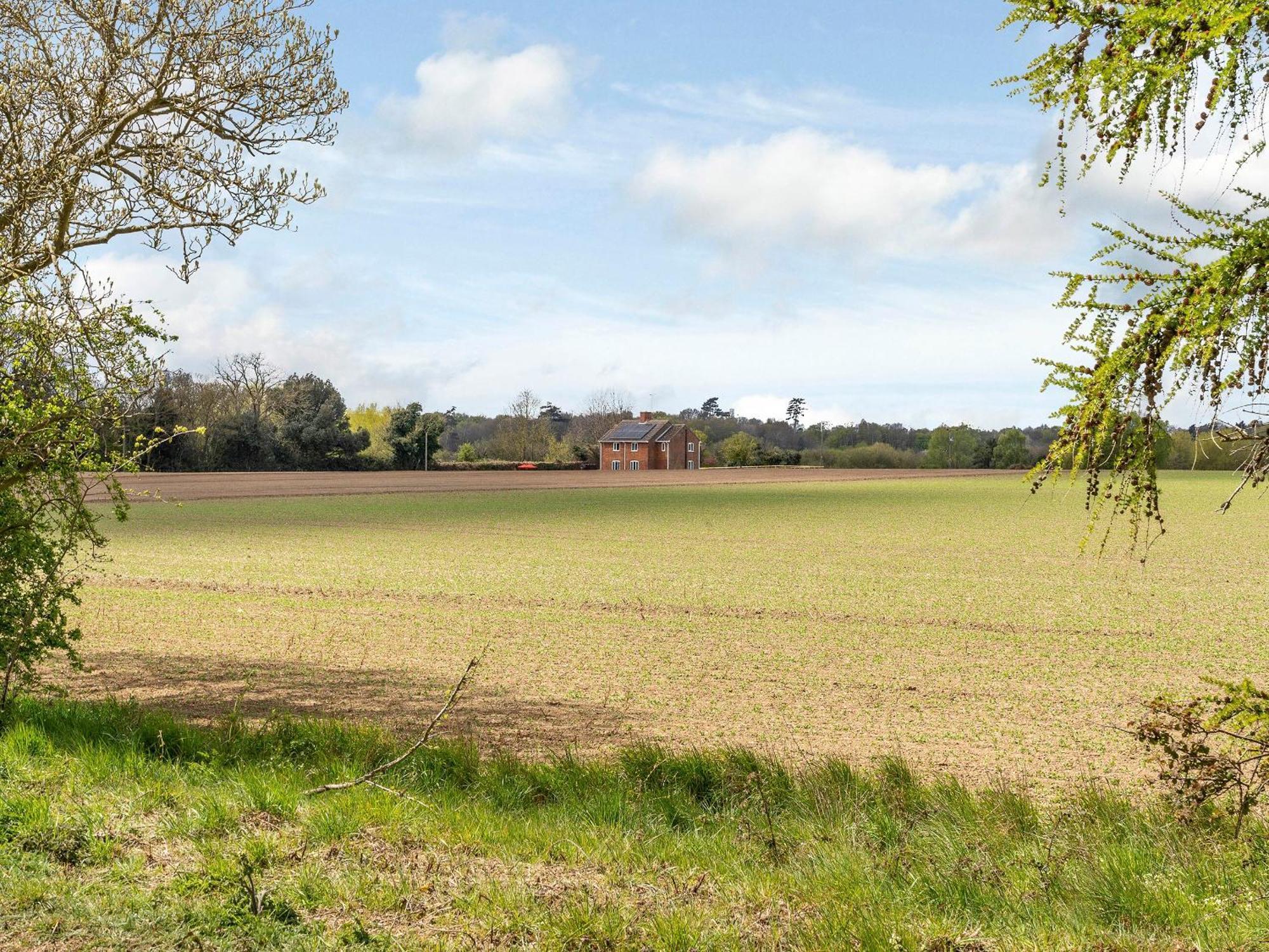 Old Alton Hall Farmhouse Tattingstone Exterior photo